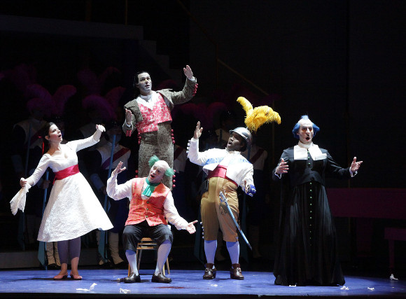 Barber-of-Seville-2327-Houston-Grand-Opera-production-photo-credit-Felix-Sanchez