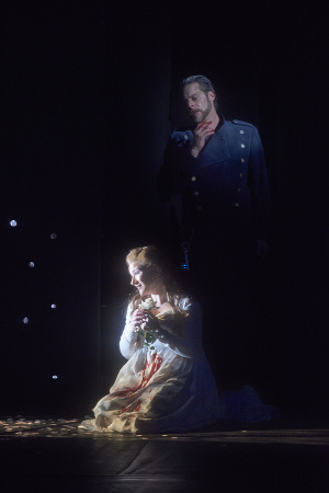 0222 – Ekaterina Gubanova as Judith and John Relyea as Duke Bluebeard in the Canadian Opera Company production of Bluebeard’s Castle, 2015. Conductor Johannes Debus, director Robert Lepage, revival director François Racine, set and costume designer Michael Levine, and lighting designer Robert Thomson. Photo: Michael Cooper Michael Cooper Photographic Office- 416-466-4474 Mobile- 416-938-7558 66 Coleridge Ave. Toronto, ON M4C 4H5
