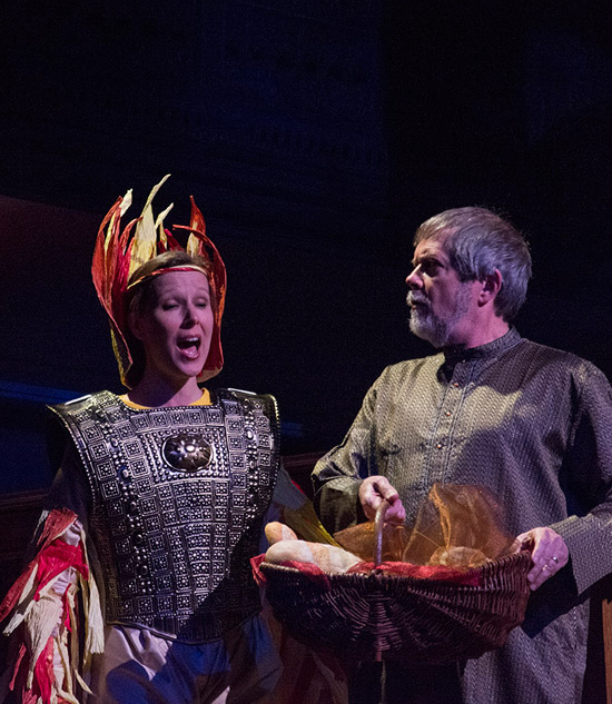 Queen – Michele DeBoer, Habbakuk – John Pepper 