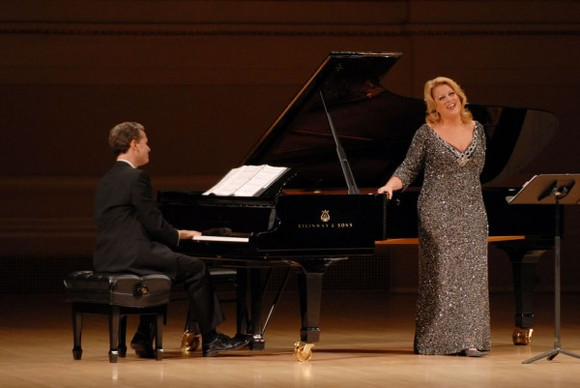 3865voigt_202c_fw-600x401