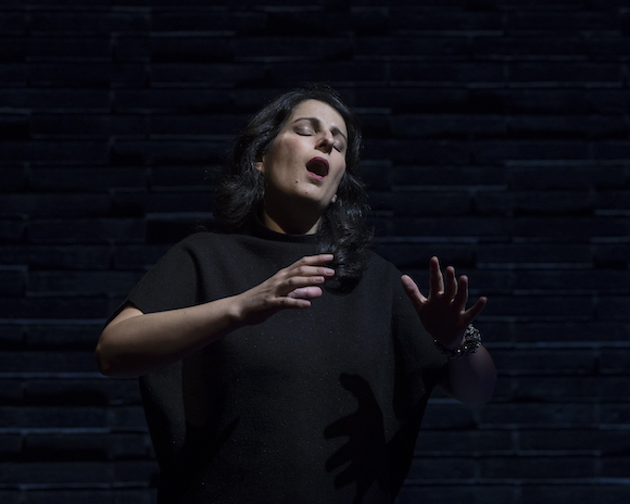 3 Zorana Sadiq in MIXTAPE. photo by Aleksandar Antonijevic