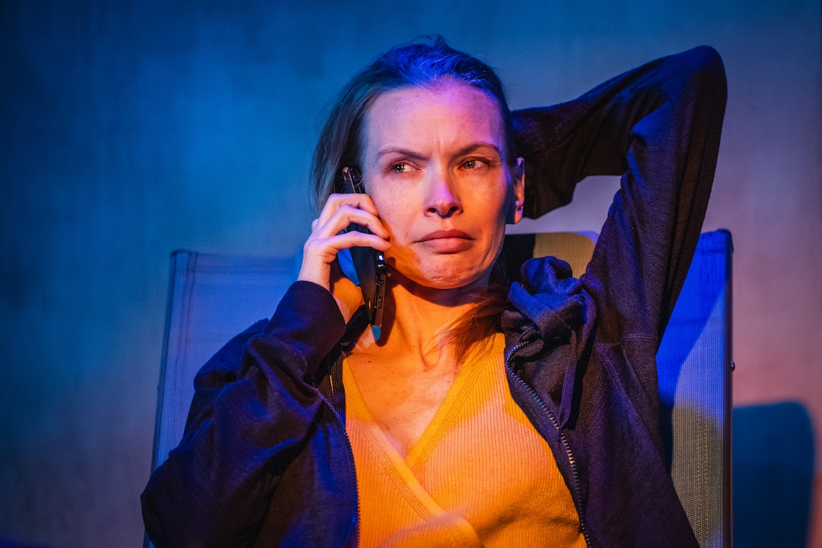 Christine Horne in InfiniteLife_CoalMineTheatre_byElanaEmer_EE_1847