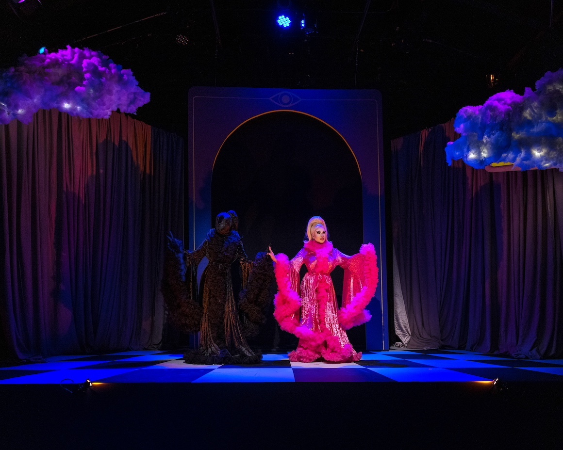 Oraculum-02_photo of Pythia (Christos Darlasis) and Denim (Emerson Sanderson) by Jeremy Mimnagh_set, projection, and lighting design by Cosette Ettie Pin, costume design by Pythia